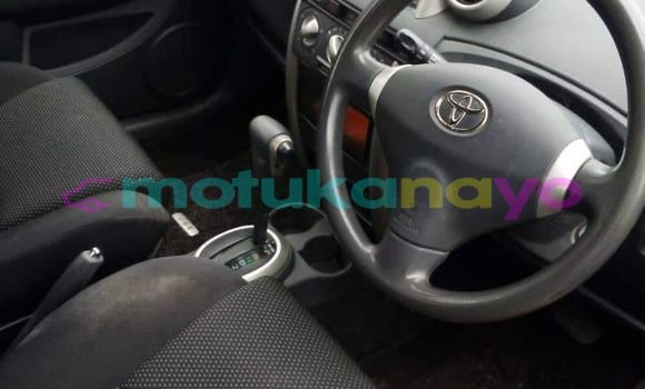 Buy Used Toyota Ist Silver Car in Kinshasa in Kinshasa Buy Used Toyota Ist Silver Car in Kinshasa in Kinshasa