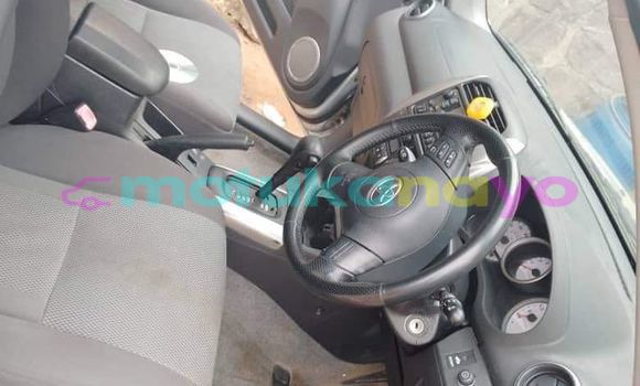 Acheter Occasion Voiture Toyota RAV4 Gris à Kinshasa, Kinshasa Acheter Occasion Voiture Toyota RAV4 Gris à Kinshasa, Kinshasa