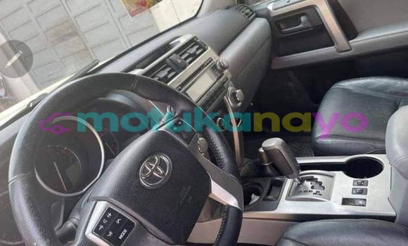 Acheter Occasion Voiture Toyota 4Runner Blanc à Kinshasa, Kinshasa Acheter Occasion Voiture Toyota 4Runner Blanc à Kinshasa, Kinshasa