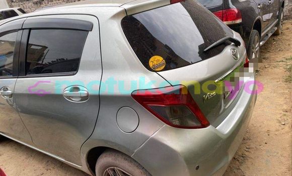 Acheter Occasion Voiture Toyota Vitz Gris à Kinshasa, Kinshasa Acheter Occasion Voiture Toyota Vitz Gris à Kinshasa, Kinshasa