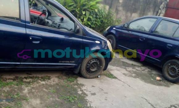 Buy Used Toyota Yaris Blue Car in Kinshasa in Kinshasa Buy Used Toyota Yaris Blue Car in Kinshasa in Kinshasa