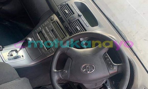 Buy Used Toyota Avensis Silver Car in Kinshasa in Kinshasa Buy Used Toyota Avensis Silver Car in Kinshasa in Kinshasa