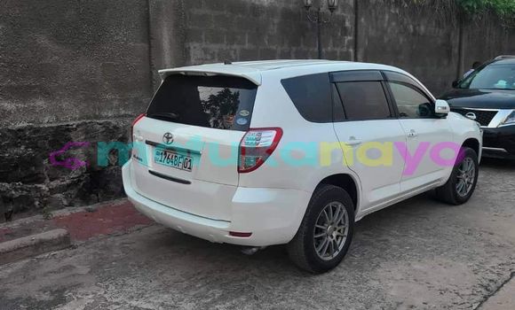 Buy Used Toyota Vanguard White Car in Kinshasa in Kinshasa Buy Used Toyota Vanguard White Car in Kinshasa in Kinshasa