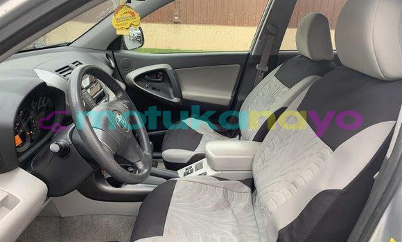 Buy Import Toyota RAV 4 Silver Car in Dibaya in Kasai-Occidental Buy Import Toyota RAV 4 Silver Car in Dibaya in Kasai-Occidental