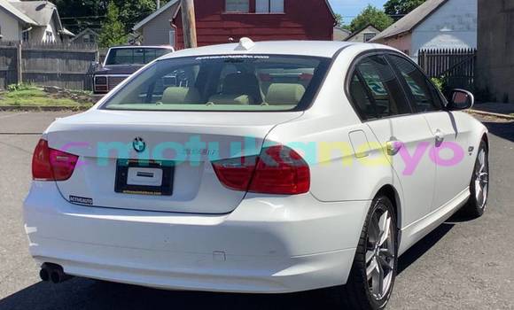 Buy Import BMW 3–Series White Car in Itoko in Haut-Congo Buy Import BMW 3–Series White Car in Itoko in Haut-Congo