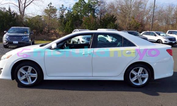 Buy Import Toyota Camry White Car in Tshilenge in Kasai-Oriental Buy Import Toyota Camry White Car in Tshilenge in Kasai-Oriental