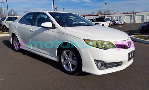 Buy Import Toyota Camry White Car in Tshilenge in Kasai-Oriental Buy Import Toyota Camry White Car in Tshilenge in Kasai-Oriental