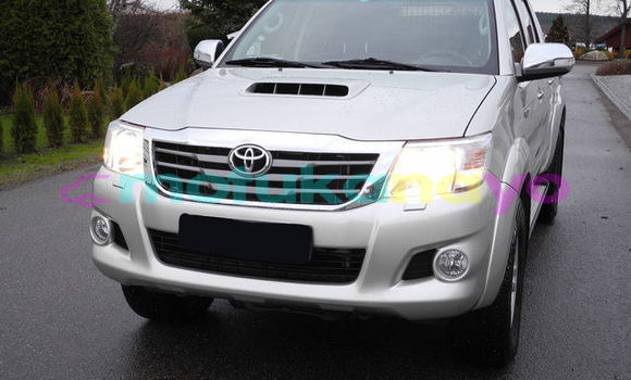 Buy Import Toyota Hilux Silver Car in Import - Dubai in Bandundu Buy Import Toyota Hilux Silver Car in Import - Dubai in Bandundu