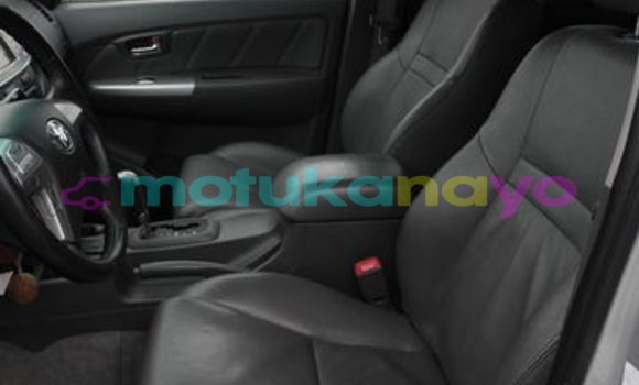 Buy Import Toyota Hilux Silver Car in Import - Dubai in Bandundu Buy Import Toyota Hilux Silver Car in Import - Dubai in Bandundu