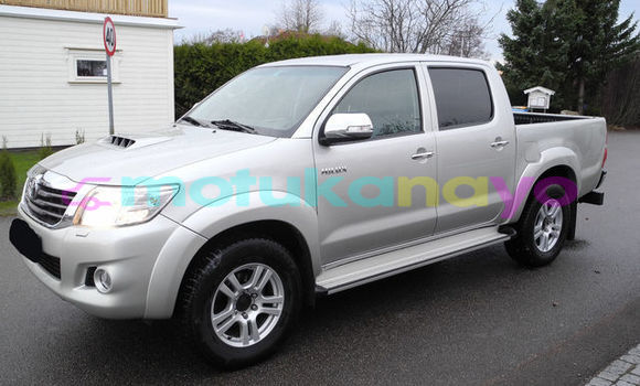 Buy Import Toyota Hilux Silver Car in Import - Dubai in Bandundu Buy Import Toyota Hilux Silver Car in Import - Dubai in Bandundu