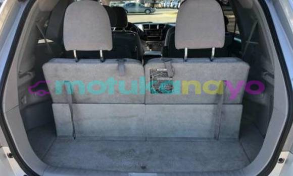 Buy Import Toyota Highlander Silver Car in Itoko in Haut-Congo Buy Import Toyota Highlander Silver Car in Itoko in Haut-Congo