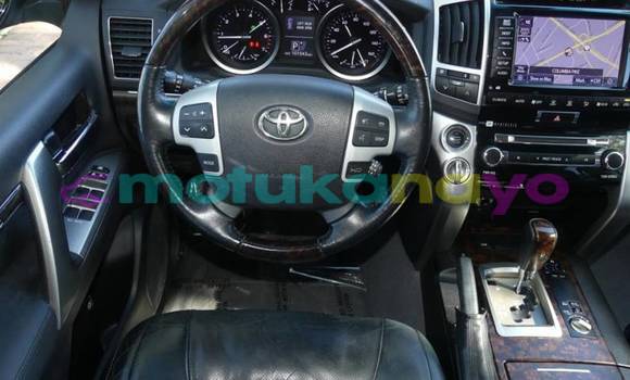 Buy Import Toyota Land Cruiser Silver Car in Kabalo in Katanga Buy Import Toyota Land Cruiser Silver Car in Kabalo in Katanga