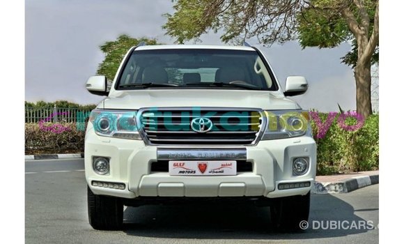 Acheter Import Voiture Toyota Land Cruiser Blanc à Import - Dubai, Bandundu Acheter Import Voiture Toyota Land Cruiser Blanc à Import - Dubai, Bandundu
