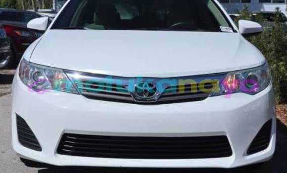 Buy Import Toyota Camry White Car in Inongo in Bandundu Buy Import Toyota Camry White Car in Inongo in Bandundu