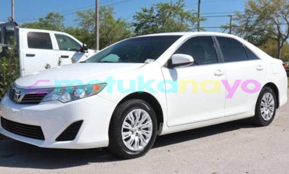 Buy Import Toyota Camry White Car in Inongo in Bandundu Buy Import Toyota Camry White Car in Inongo in Bandundu