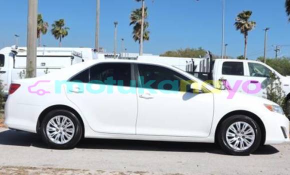 Buy Import Toyota Camry White Car in Inongo in Bandundu Buy Import Toyota Camry White Car in Inongo in Bandundu