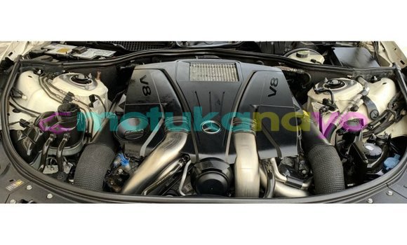 Buy Import Mercedes-Benz 190 (W201) White Car in Import - Dubai in Bandundu Buy Import Mercedes-Benz 190 (W201) White Car in Import - Dubai in Bandundu