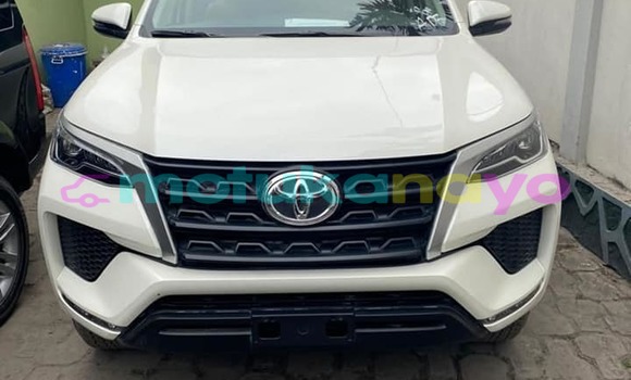 Acheter Occasion Voiture Toyota Fortuner Blanc à Kinshasa, Kinshasa Acheter Occasion Voiture Toyota Fortuner Blanc à Kinshasa, Kinshasa