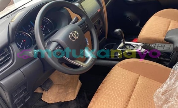 Acheter Occasion Voiture Toyota Fortuner Blanc à Kinshasa, Kinshasa Acheter Occasion Voiture Toyota Fortuner Blanc à Kinshasa, Kinshasa