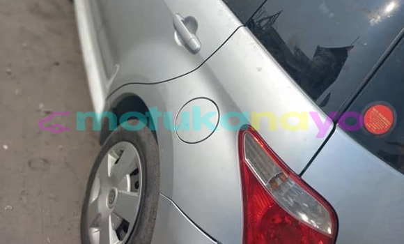 Acheter Occasion Voiture Toyota Ist Gris à Kinshasa, Kinshasa Acheter Occasion Voiture Toyota Ist Gris à Kinshasa, Kinshasa