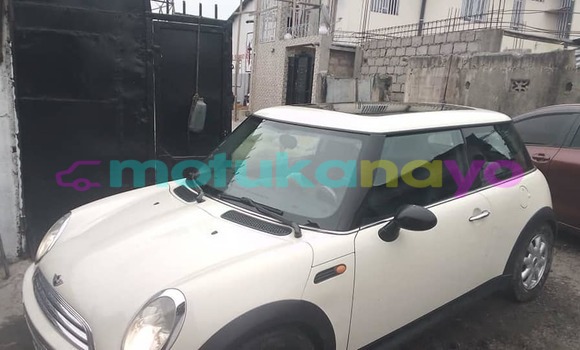 Buy Used Mini Cooper White Car in Kinshasa in Kinshasa
