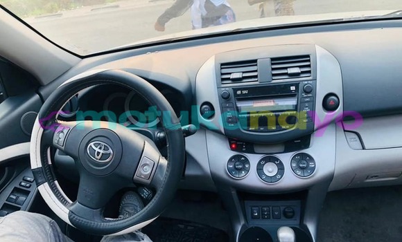 Acheter Occasion Voiture Toyota RAV4 Gris à Kinshasa, Kinshasa Acheter Occasion Voiture Toyota RAV4 Gris à Kinshasa, Kinshasa