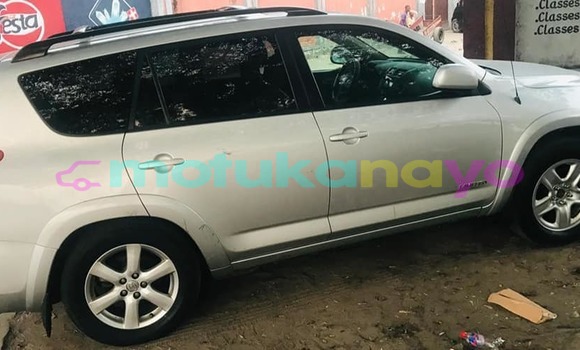 Acheter Occasion Voiture Toyota RAV4 Gris à Kinshasa, Kinshasa Acheter Occasion Voiture Toyota RAV4 Gris à Kinshasa, Kinshasa