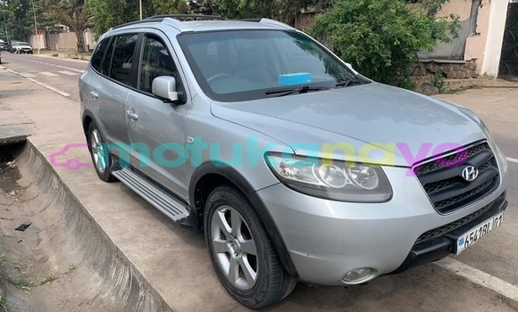 Acheter Occasion Voiture Hyundai Santa Fe Gris à Kinshasa, Kinshasa Acheter Occasion Voiture Hyundai Santa Fe Gris à Kinshasa, Kinshasa