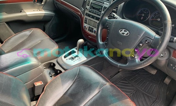 Acheter Occasion Voiture Hyundai Santa Fe Gris à Kinshasa, Kinshasa Acheter Occasion Voiture Hyundai Santa Fe Gris à Kinshasa, Kinshasa