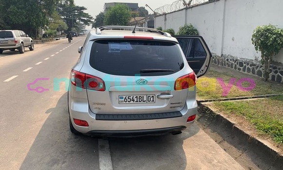 Acheter Occasion Voiture Hyundai Santa Fe Gris à Kinshasa, Kinshasa Acheter Occasion Voiture Hyundai Santa Fe Gris à Kinshasa, Kinshasa