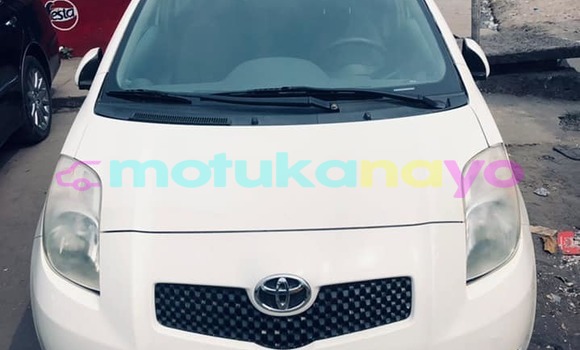 Acheter Occasion Voiture Toyota Yaris Blanc à Kinshasa, Kinshasa Acheter Occasion Voiture Toyota Yaris Blanc à Kinshasa, Kinshasa
