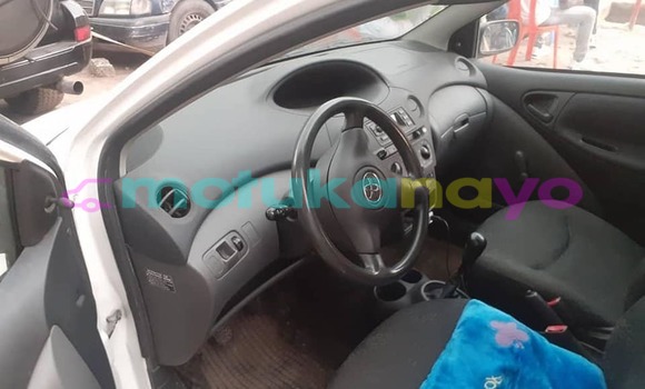 Acheter Occasion Voiture Toyota Yaris Blanc à Kinshasa, Kinshasa Acheter Occasion Voiture Toyota Yaris Blanc à Kinshasa, Kinshasa