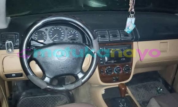 Acheter Occasion Voiture Mercedes‒Benz ML–Class Marron à Kinshasa, Kinshasa Acheter Occasion Voiture Mercedes‒Benz ML–Class Marron à Kinshasa, Kinshasa