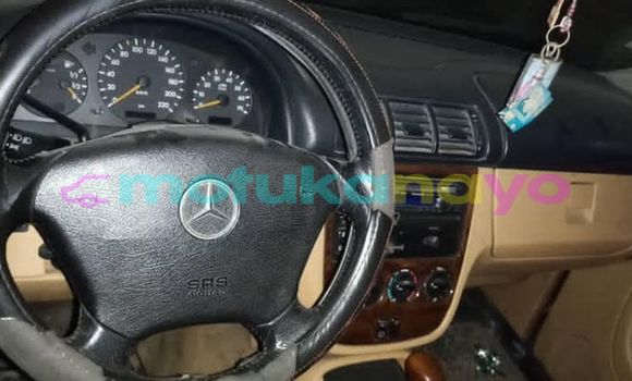 Acheter Occasion Voiture Mercedes‒Benz ML–Class Marron à Kinshasa, Kinshasa Acheter Occasion Voiture Mercedes‒Benz ML–Class Marron à Kinshasa, Kinshasa