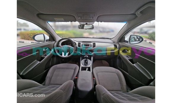 Buy Import Kia Sportage White Car in Import - Dubai in Bandundu Buy Import Kia Sportage White Car in Import - Dubai in Bandundu