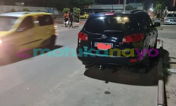 Acheter Occasion Voiture Hyundai Santa Fe Bleu à Kinshasa, Kinshasa Acheter Occasion Voiture Hyundai Santa Fe Bleu à Kinshasa, Kinshasa