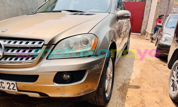 Acheter Occasion Voiture Mercedes‒Benz ML–Class Marron à Kinshasa, Kinshasa Acheter Occasion Voiture Mercedes‒Benz ML–Class Marron à Kinshasa, Kinshasa