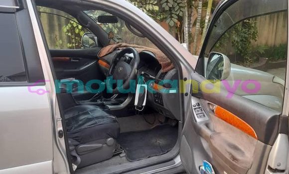 Buy Used Toyota Land Cruiser Prado Silver Car in Kinshasa in Kinshasa Buy Used Toyota Land Cruiser Prado Silver Car in Kinshasa in Kinshasa