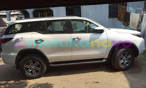 Buy Used Toyota Fortuner White Car in Kinshasa in Kinshasa Buy Used Toyota Fortuner White Car in Kinshasa in Kinshasa