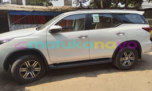 Buy Used Toyota Fortuner White Car in Kinshasa in Kinshasa Buy Used Toyota Fortuner White Car in Kinshasa in Kinshasa