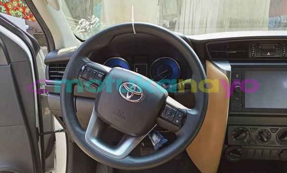 Buy Used Toyota Fortuner White Car in Kinshasa in Kinshasa Buy Used Toyota Fortuner White Car in Kinshasa in Kinshasa