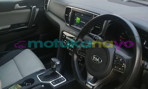 Buy Used Kia Sportage Red Car in Kinshasa in Kinshasa Buy Used Kia Sportage Red Car in Kinshasa in Kinshasa