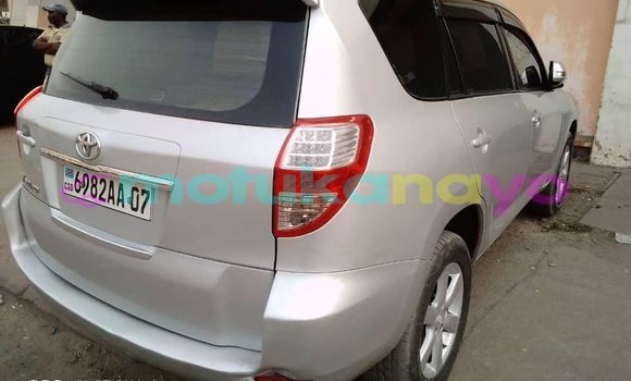 Buy Used Toyota Vanguard Silver Car in Kinshasa in Kinshasa Buy Used Toyota Vanguard Silver Car in Kinshasa in Kinshasa