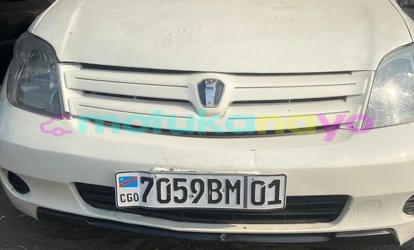 Buy Used Toyota Ist White Car in Kinshasa in Kinshasa Buy Used Toyota Ist White Car in Kinshasa in Kinshasa