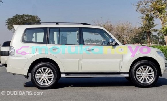 Acheter Import Voiture Mitsubishi Pajero Blanc à Import - Dubai, Bandundu Acheter Import Voiture Mitsubishi Pajero Blanc à Import - Dubai, Bandundu