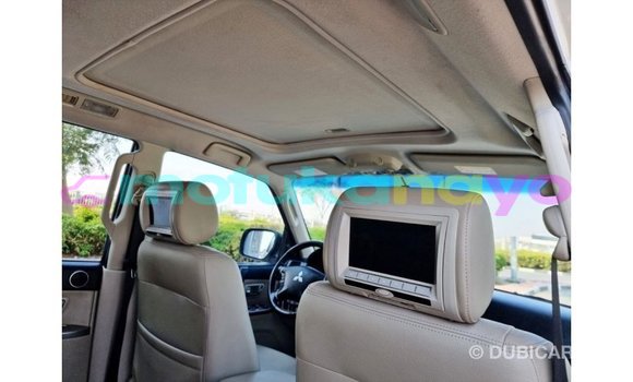 Acheter Import Voiture Mitsubishi Pajero Blanc à Import - Dubai, Bandundu Acheter Import Voiture Mitsubishi Pajero Blanc à Import - Dubai, Bandundu