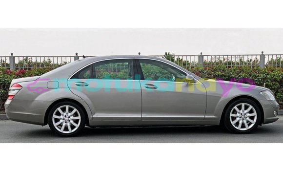 Acheter Import Voiture Mercedes-Benz 190 (W201) Autre à Import - Dubai, Bandundu Acheter Import Voiture Mercedes-Benz 190 (W201) Autre à Import - Dubai, Bandundu