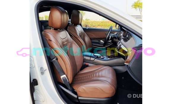 Acheter Import Voiture Mercedes-Benz 190 (W201) Blanc à Import - Dubai, Bandundu Acheter Import Voiture Mercedes-Benz 190 (W201) Blanc à Import - Dubai, Bandundu