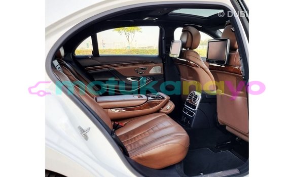 Acheter Import Voiture Mercedes-Benz 190 (W201) Blanc à Import - Dubai, Bandundu Acheter Import Voiture Mercedes-Benz 190 (W201) Blanc à Import - Dubai, Bandundu