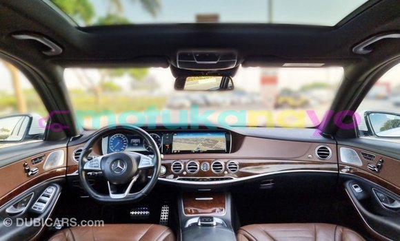 Acheter Import Voiture Mercedes-Benz 190 (W201) Blanc à Import - Dubai, Bandundu Acheter Import Voiture Mercedes-Benz 190 (W201) Blanc à Import - Dubai, Bandundu